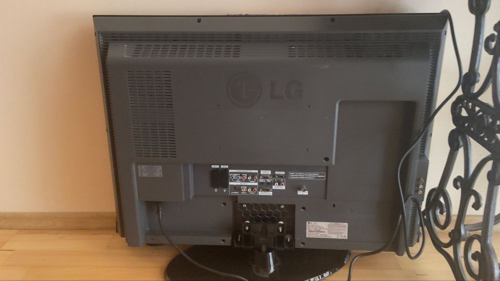Telewizor Lg  32LE2R sprawny.