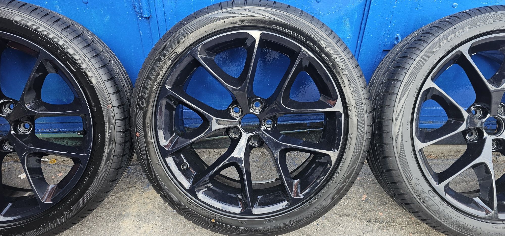 Dodge charger challenger mopar opony 245/45/20 felgi 5x115 et 24