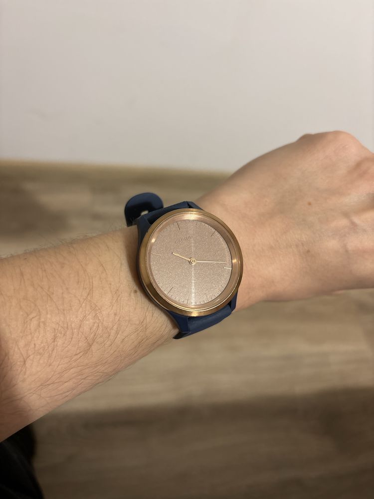 Smartwatch Garmin Vivomove 3s granatowo-złoty