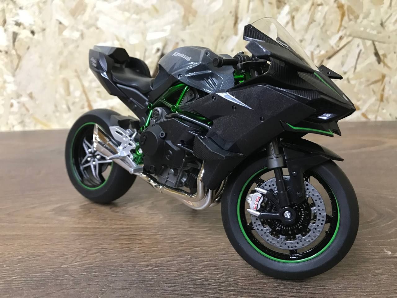 Колекційна Модель мотоцикла "Kawasaki Ninja H2R"