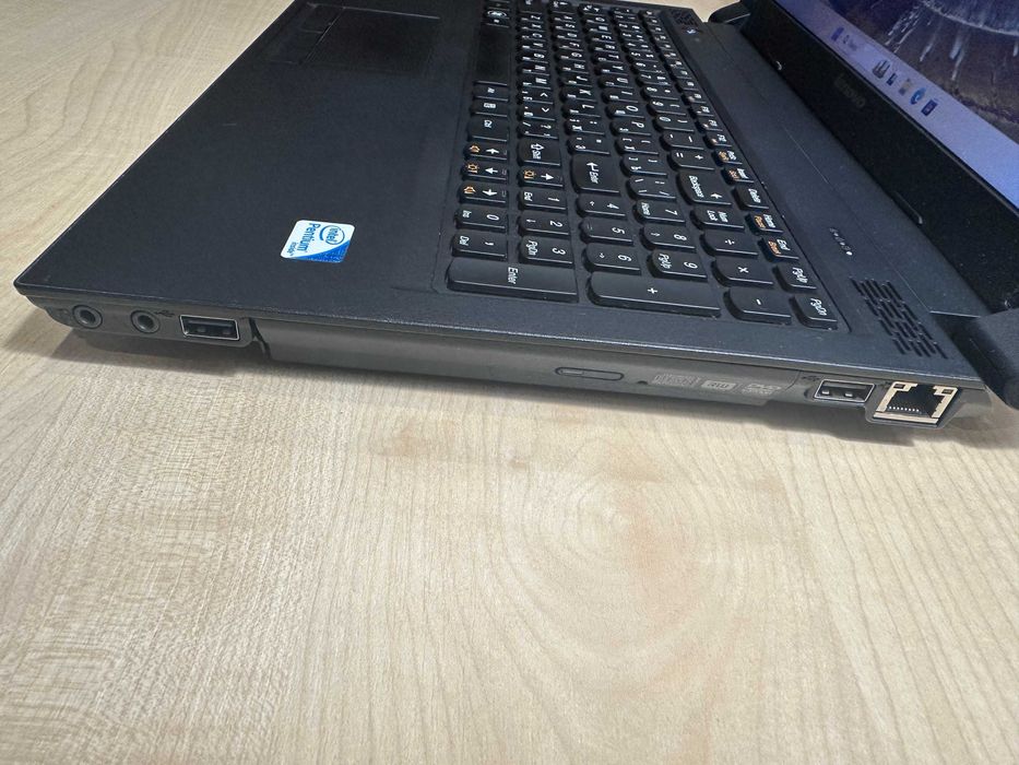 Lenovo B570e в идеальном состоянии|240Gb SSD + 500Gb HDD|i5-2520m|8Gb