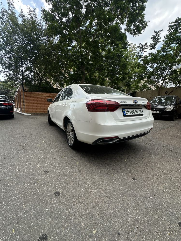Geely Emgrand EV450