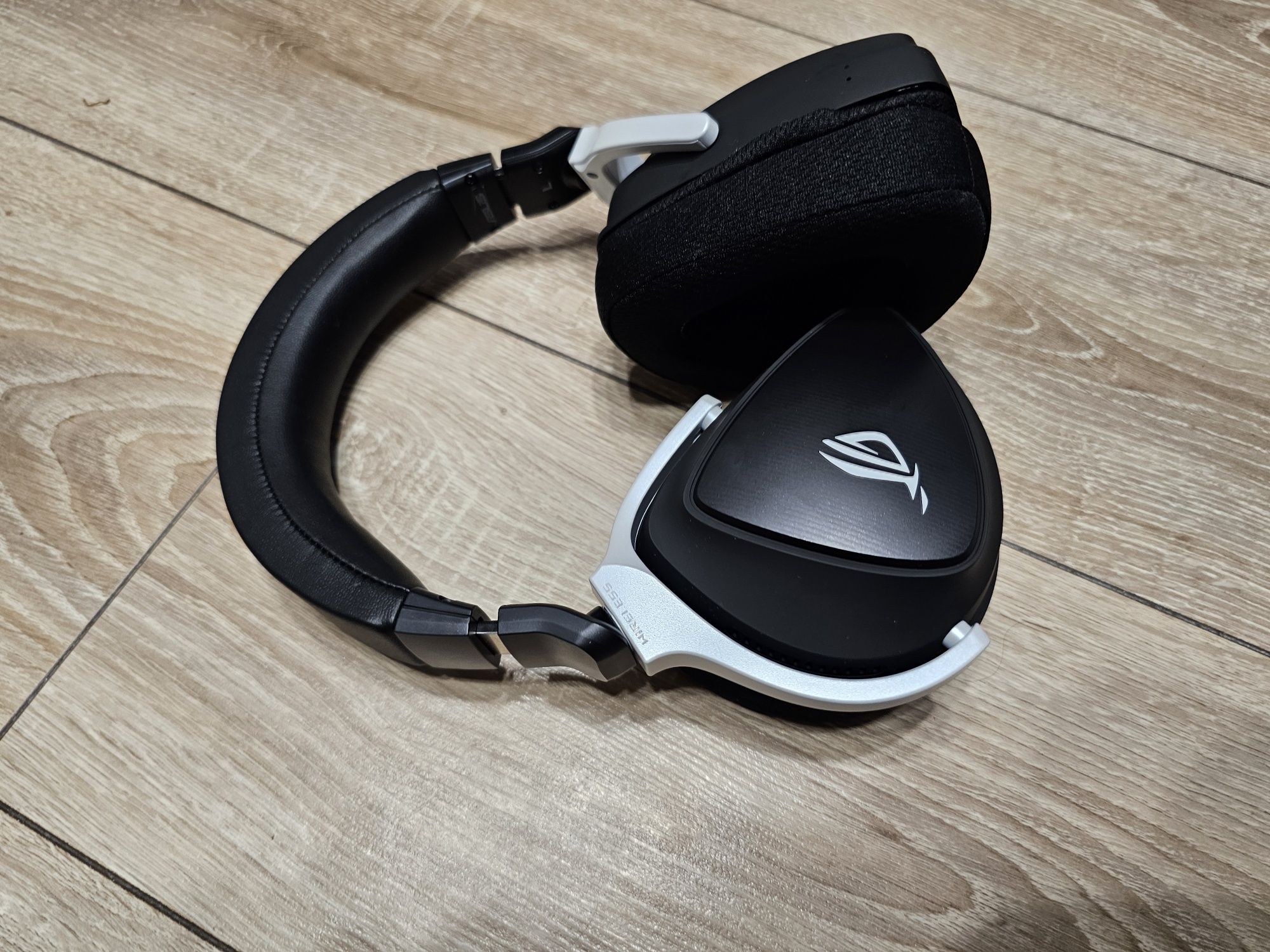 Донгл в комплекті Навушники з мікрофоном ASUS ROG Delta S Wireless