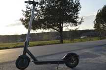 Hulajnoga elektryczna MOTUS Scooty 10 Lite 30km 350W 10" Turkusowy
