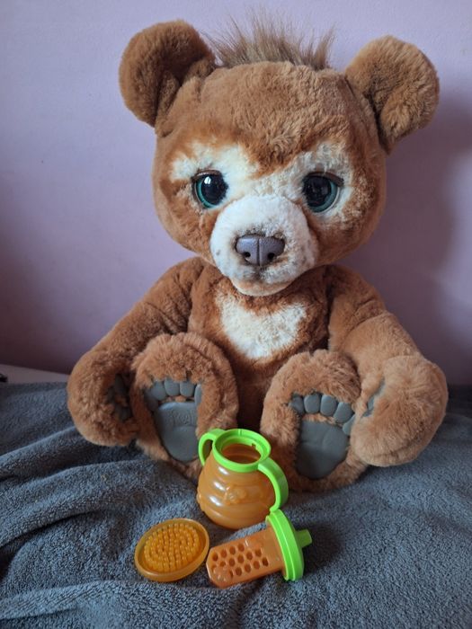 Interaktywny miś Cubby