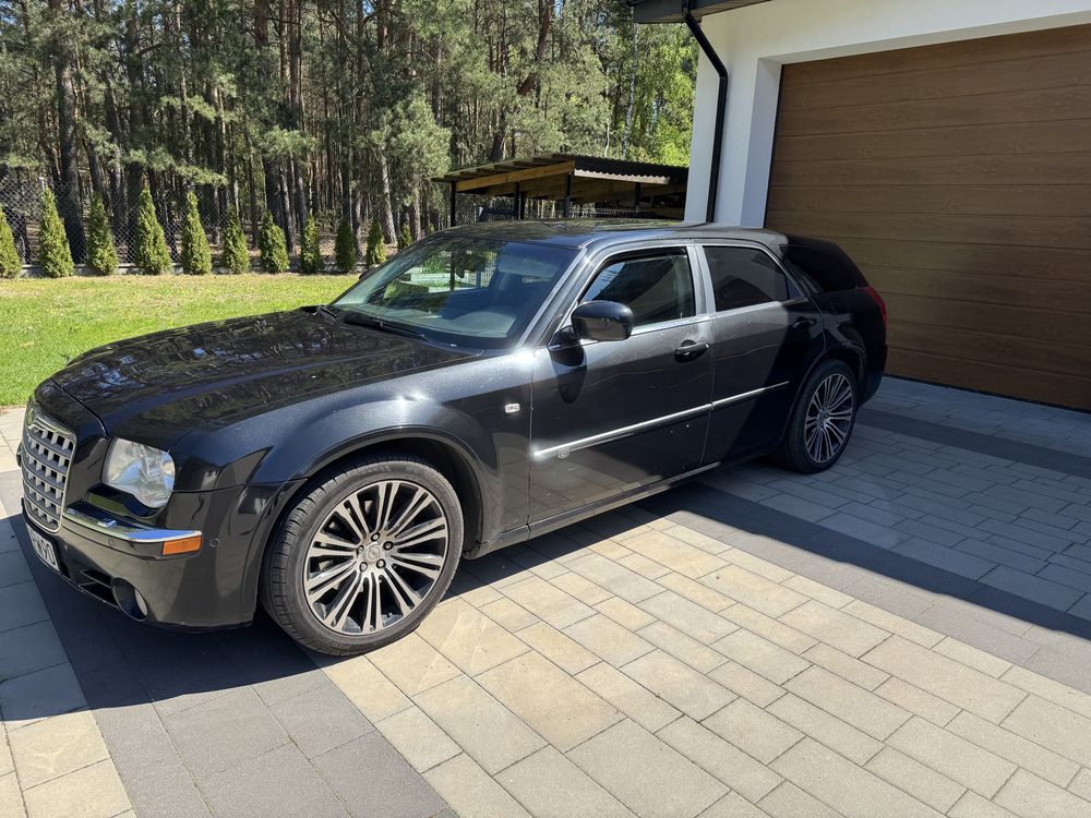 Chrysler 300c touring kombi SRT designe 2010r