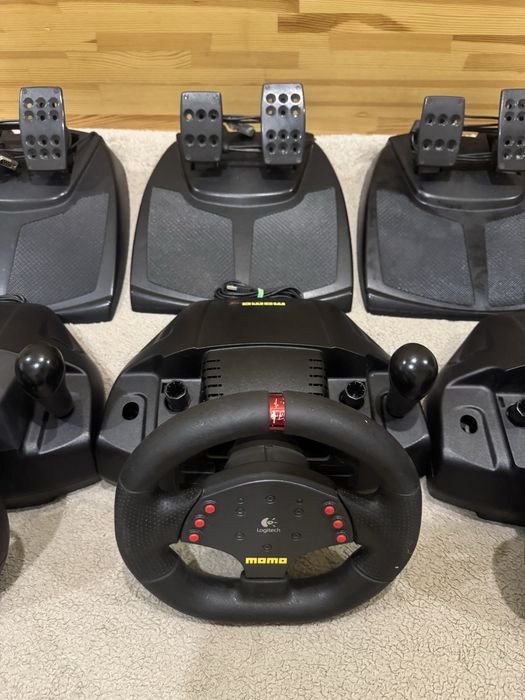 У наявності! 3 комплекти Logitech Momo Racing