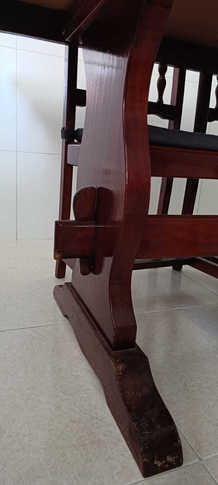 Mesa de cozinha madeira com tampo em mármore