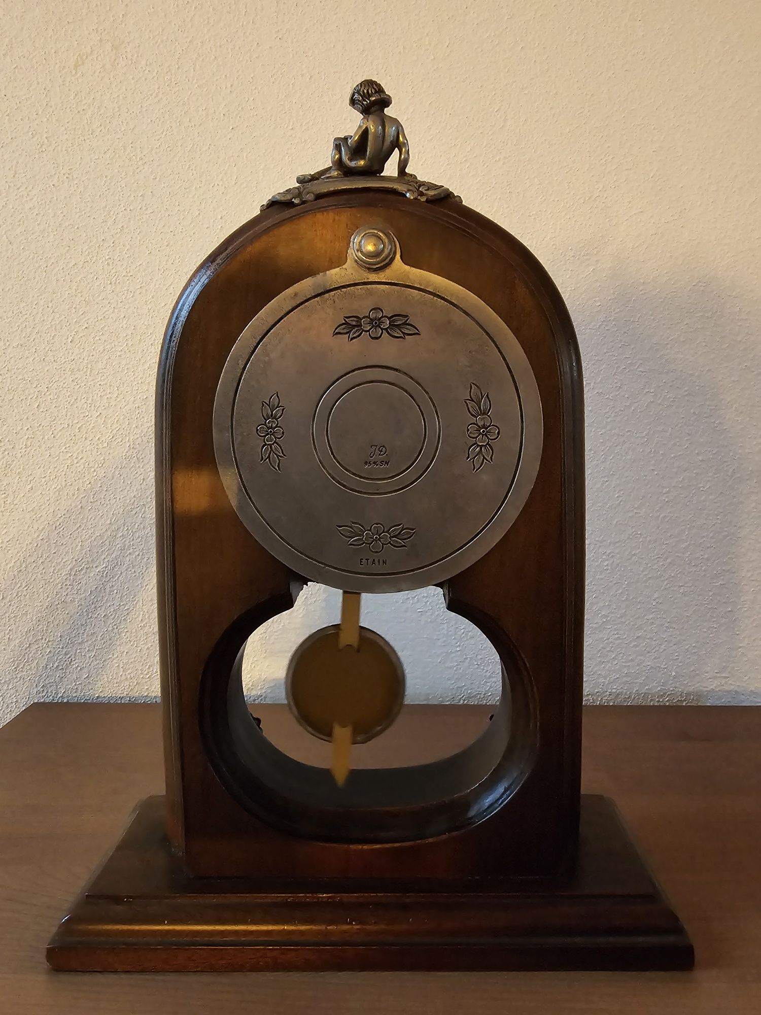 Relógio de Mesa em Madeira c/ Aplicações em estanho J.D.