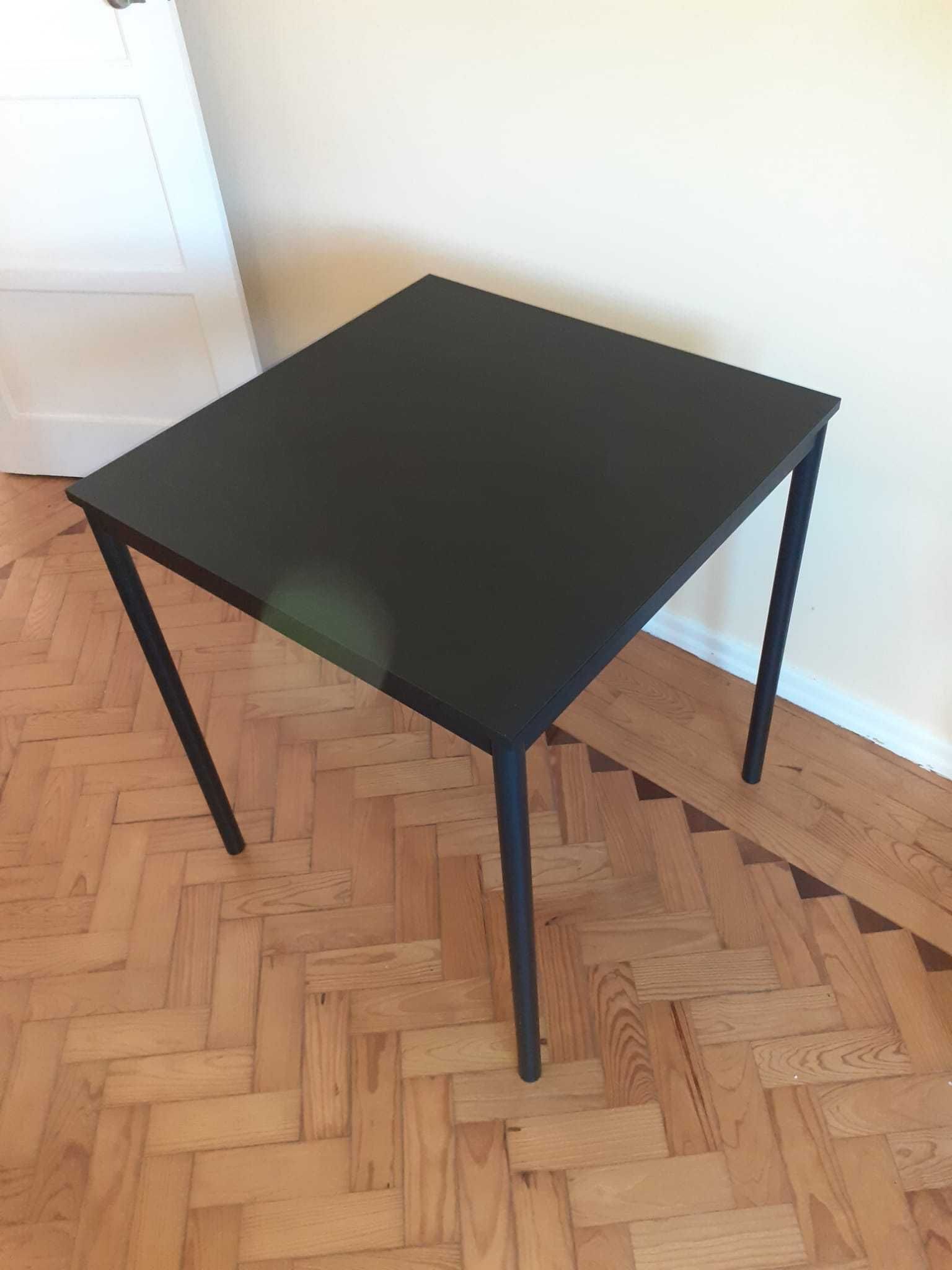 Mesa de refeições Ikea (Como nova)