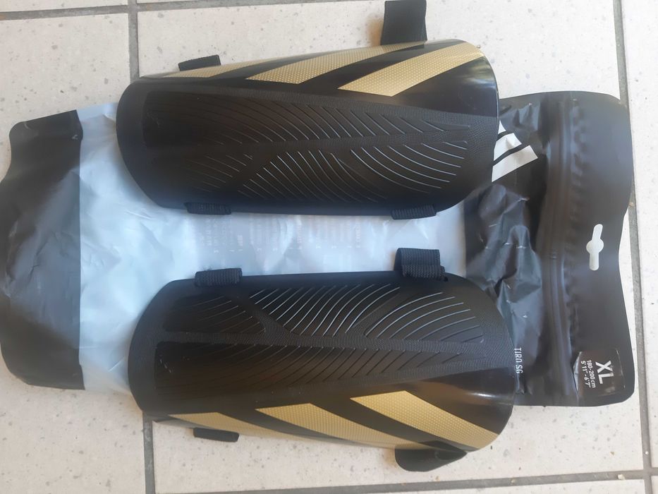 Щитки футбольні Adidas