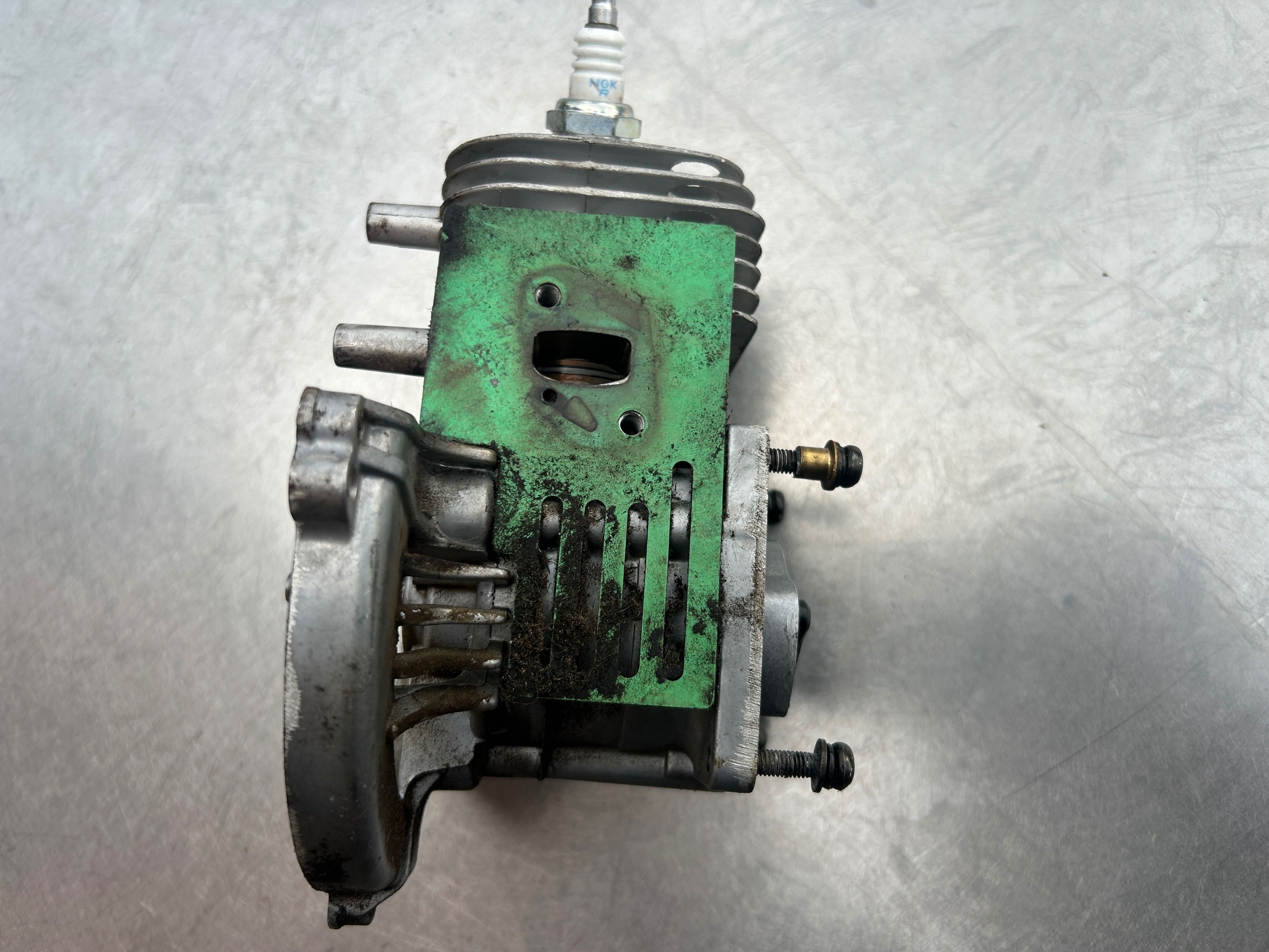 Silnik kompletny tłok cylinder Wał Makita EM 2600U Dolmar MS-27 (418)