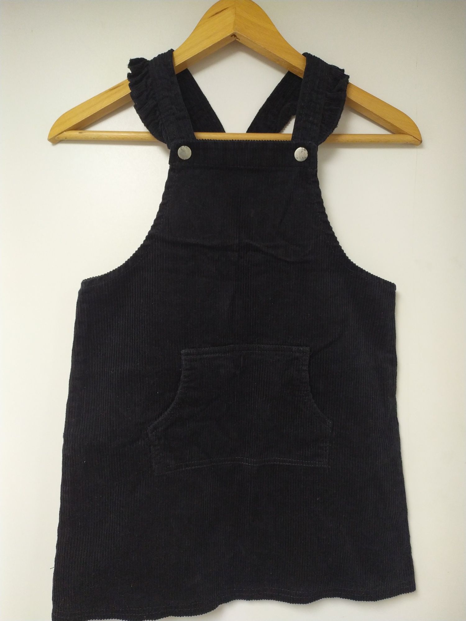 Czarna sukienka sztruksowa, Sinsay, roz. 140