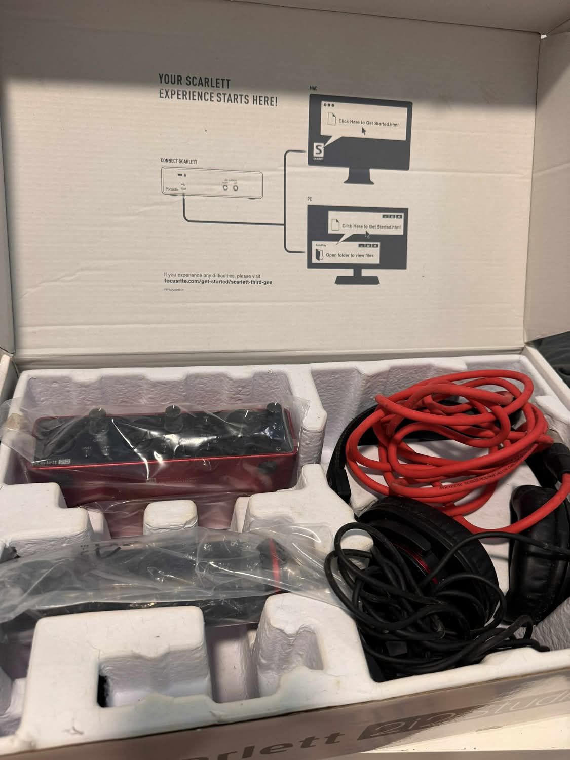 Microfone Scarlett 2i2 conjunto