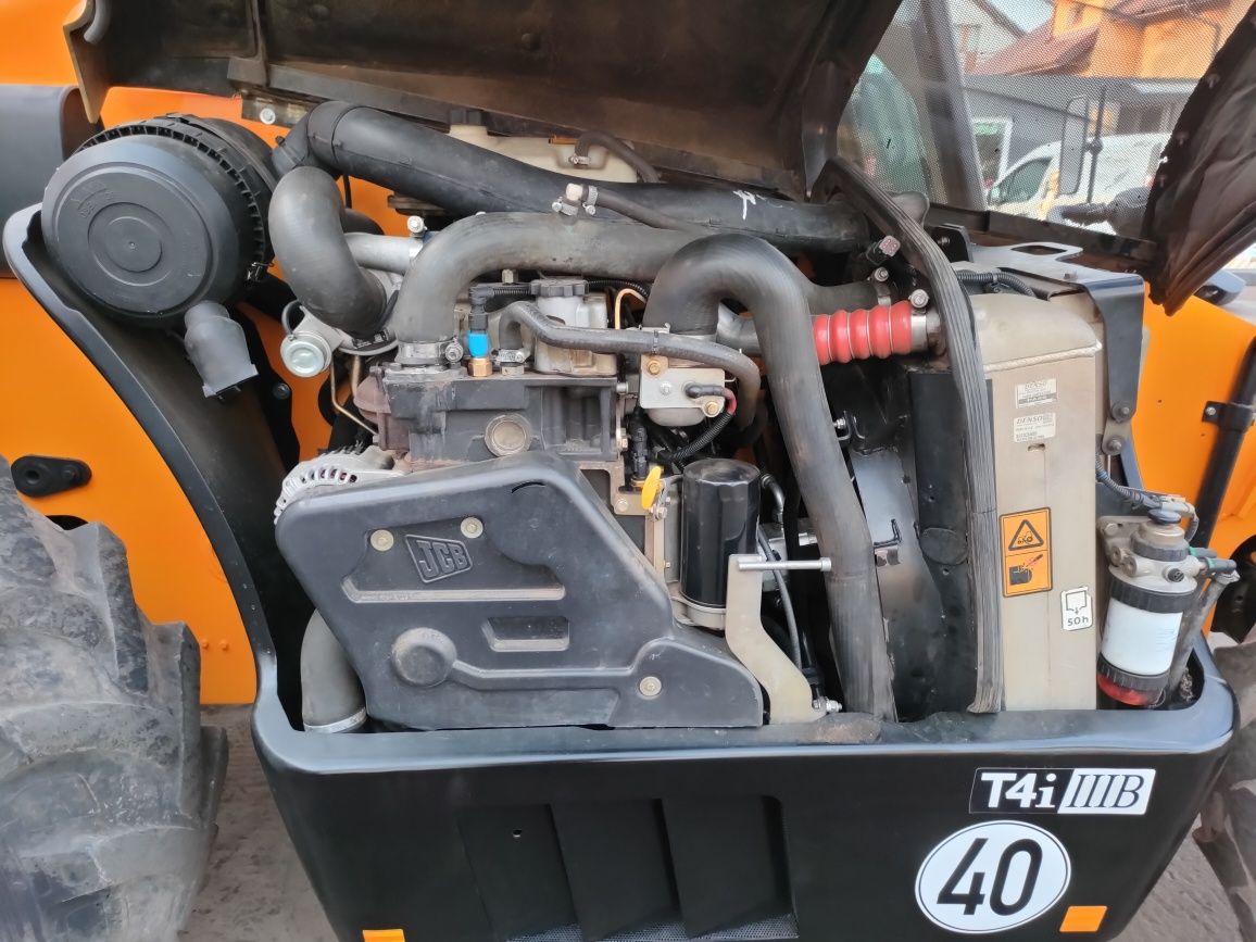 Ładowarka teleskopowa JCB 527-58 Agri 2012 rok