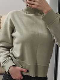Гольф светр жіночий оливкого кольору