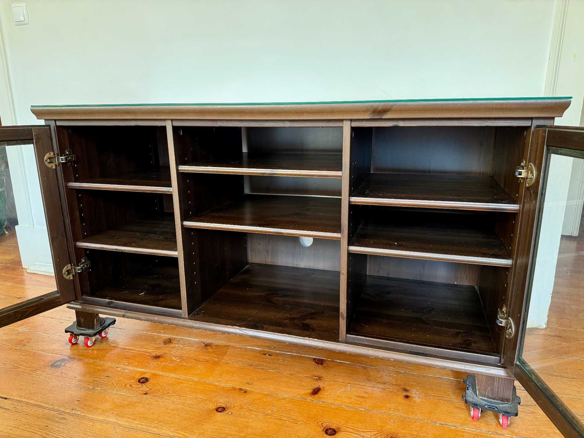 Movel TV IKEA MARKOR (138x53x72), com tampo de vidro
