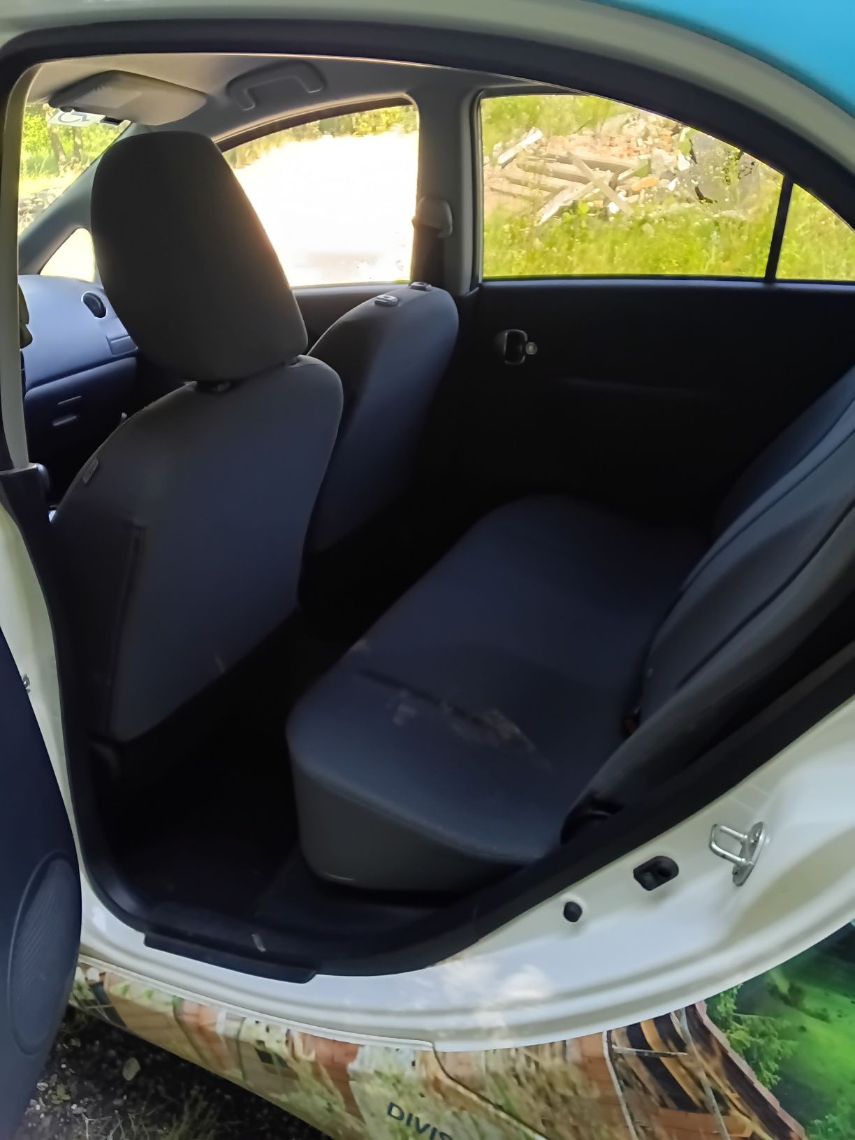 Peugeot ION 2012