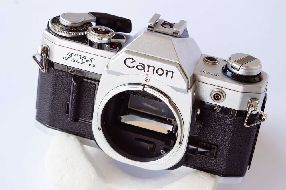 Aparat Canon AE-1 sprawny ładny