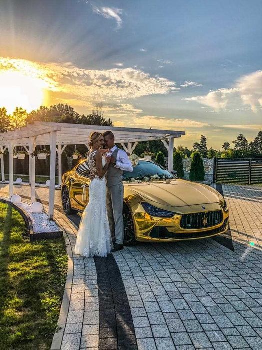 Wypożyczalnia, Wynajem Samochód do ślubu Złoty Mustang Audi Mercedes