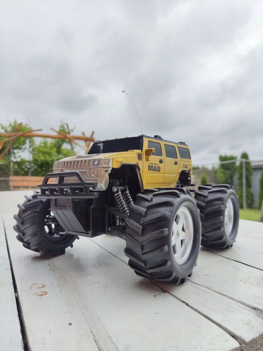 Samochód zdalnie sterowany monster truck świecące reflektory