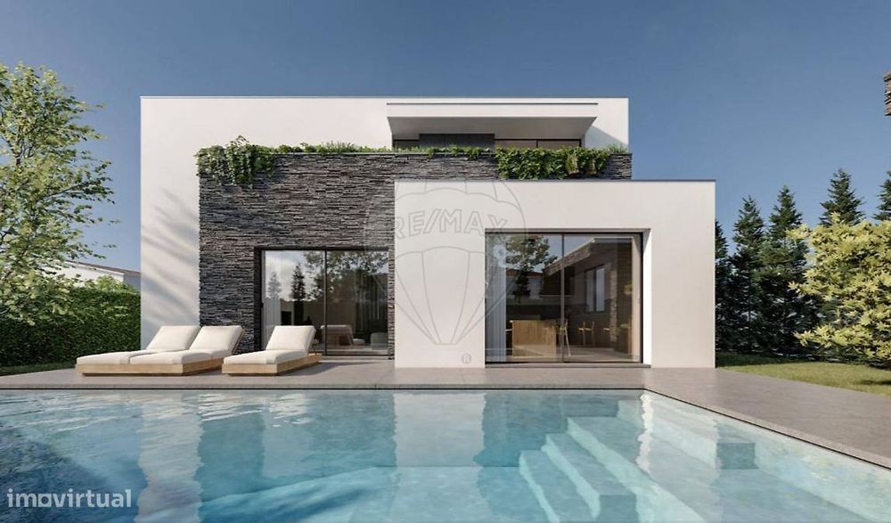 Moradia T4 para venda