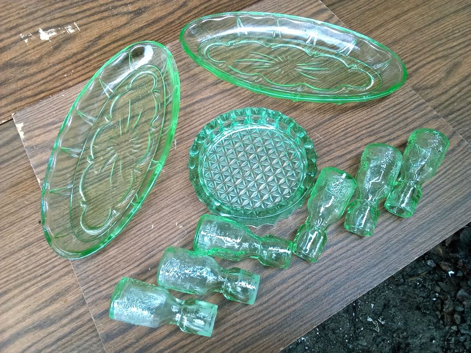Посуд. Зелене скло