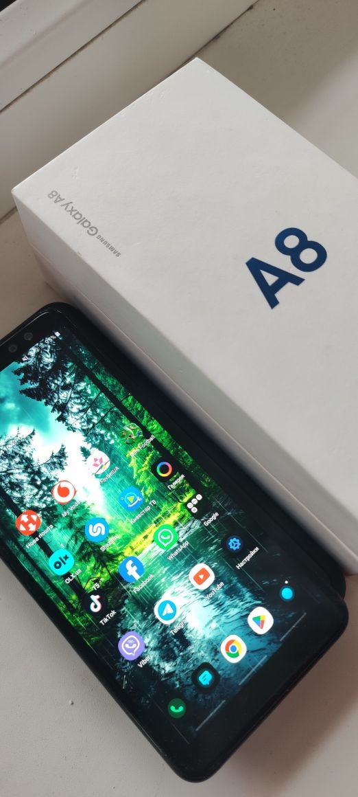 Продам Samsung a8 4/32