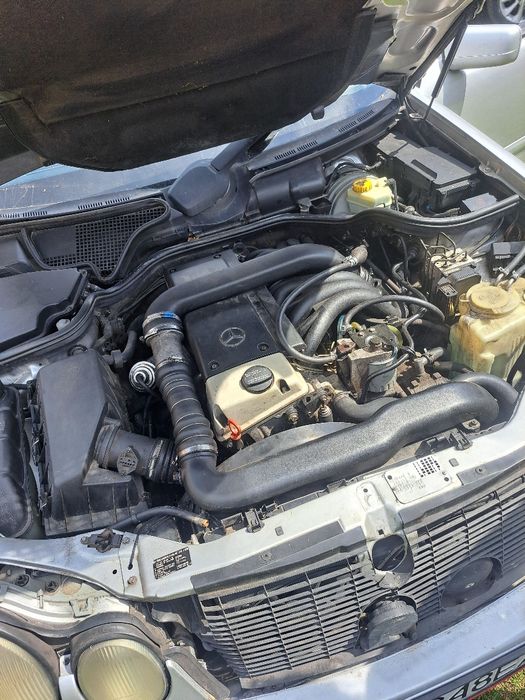 Mecedes w 210 2.5td na części