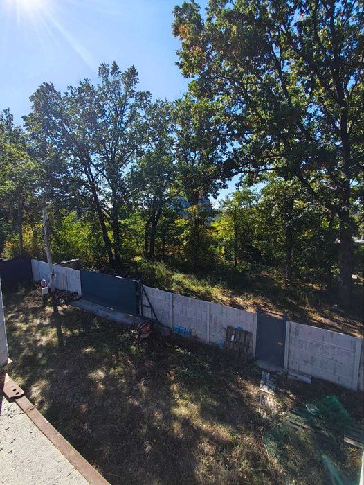 Продам двоповерховий будинок в коттеджному містечку.