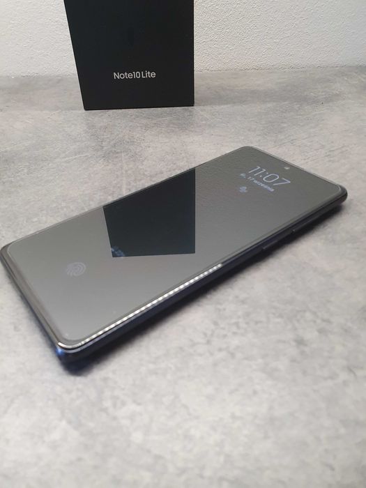 Samsung Galaxy Note 10 lite , super stan