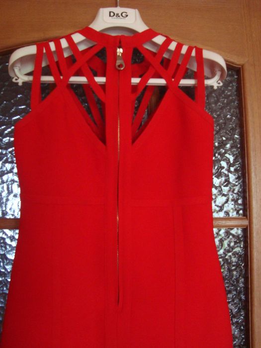 Красивое нарядное  платье из плотного трикотажа бренда IPEKYOL