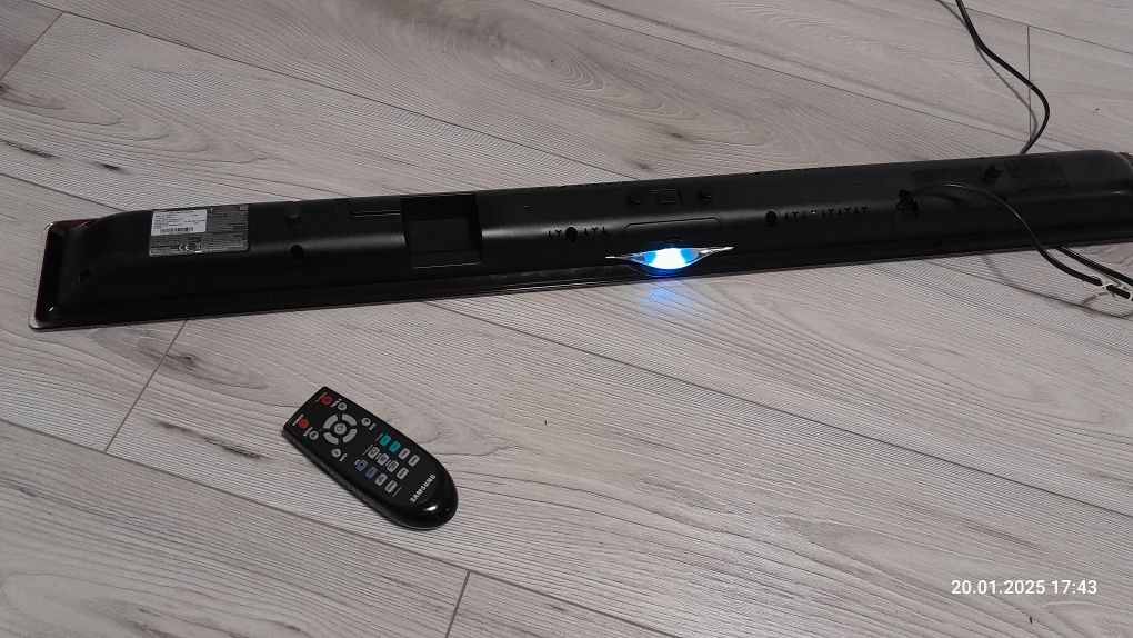 Soundbar Samsung HT-SB1