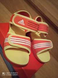 Sandałki adidas 25