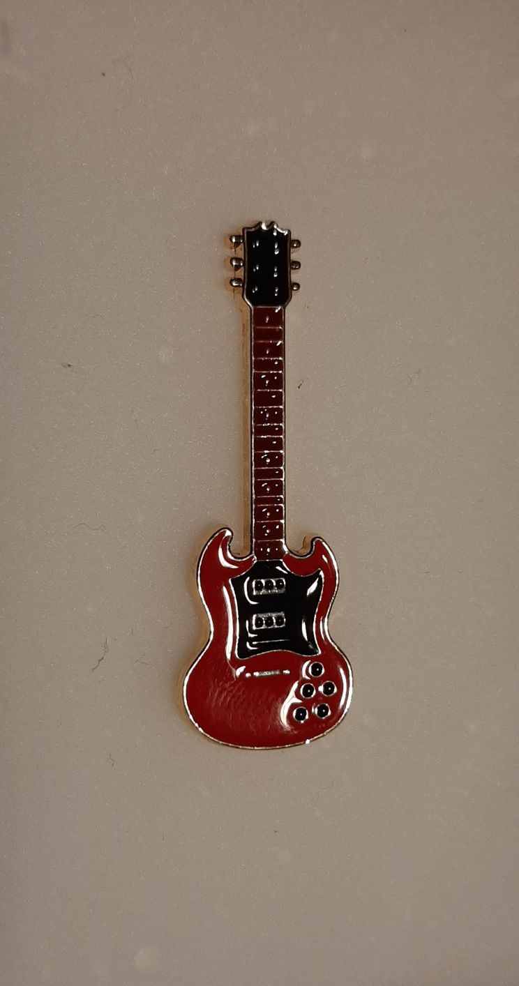 Przypinka - Czerwona gitara.
