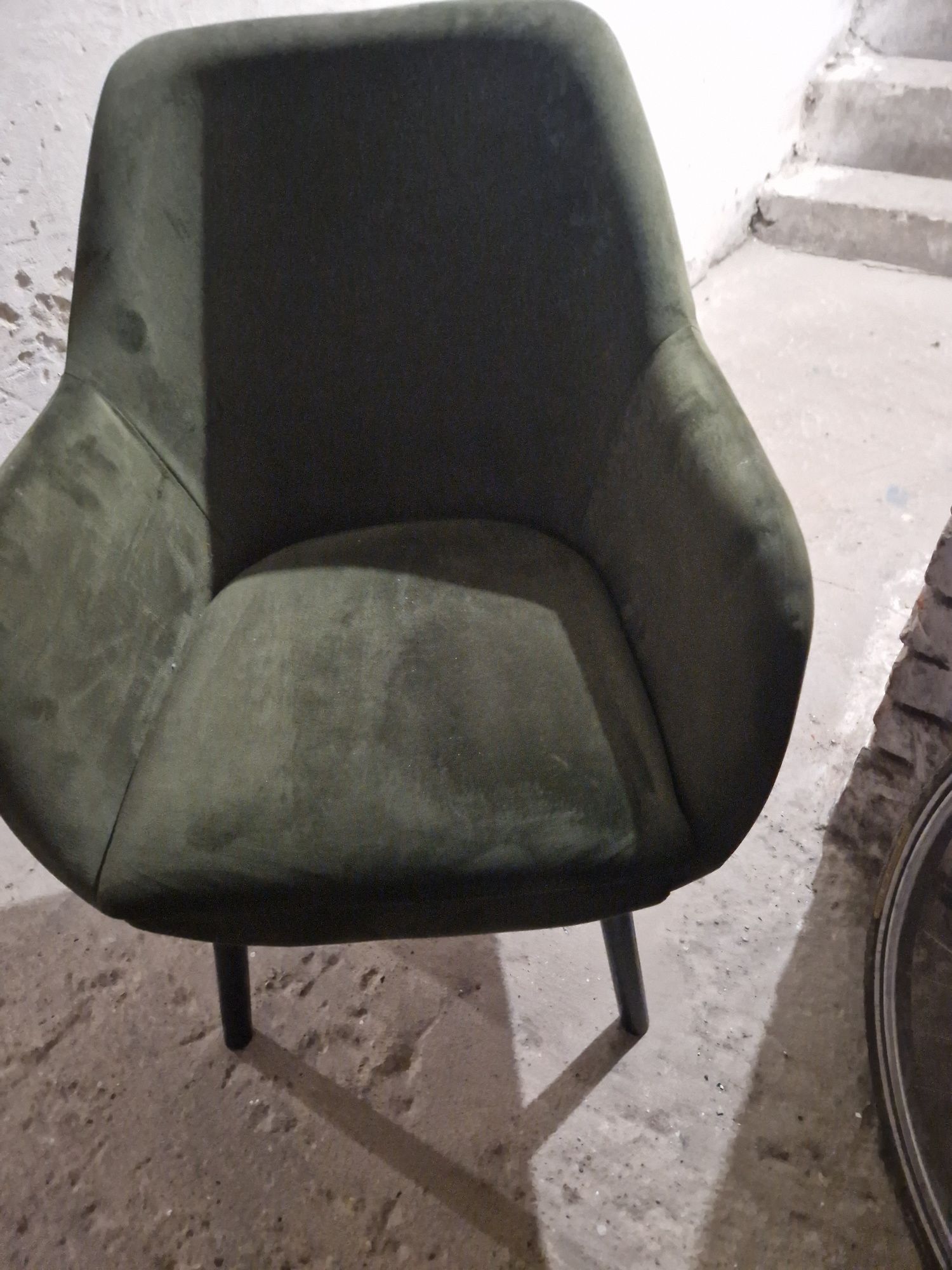Krzesła welurowe 2 za 400 zł