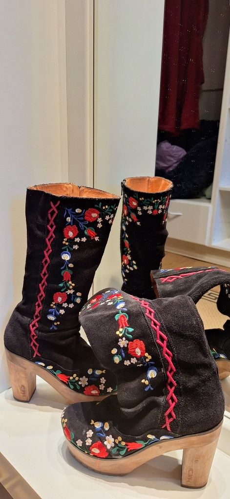 Botas bordadas Ruika
