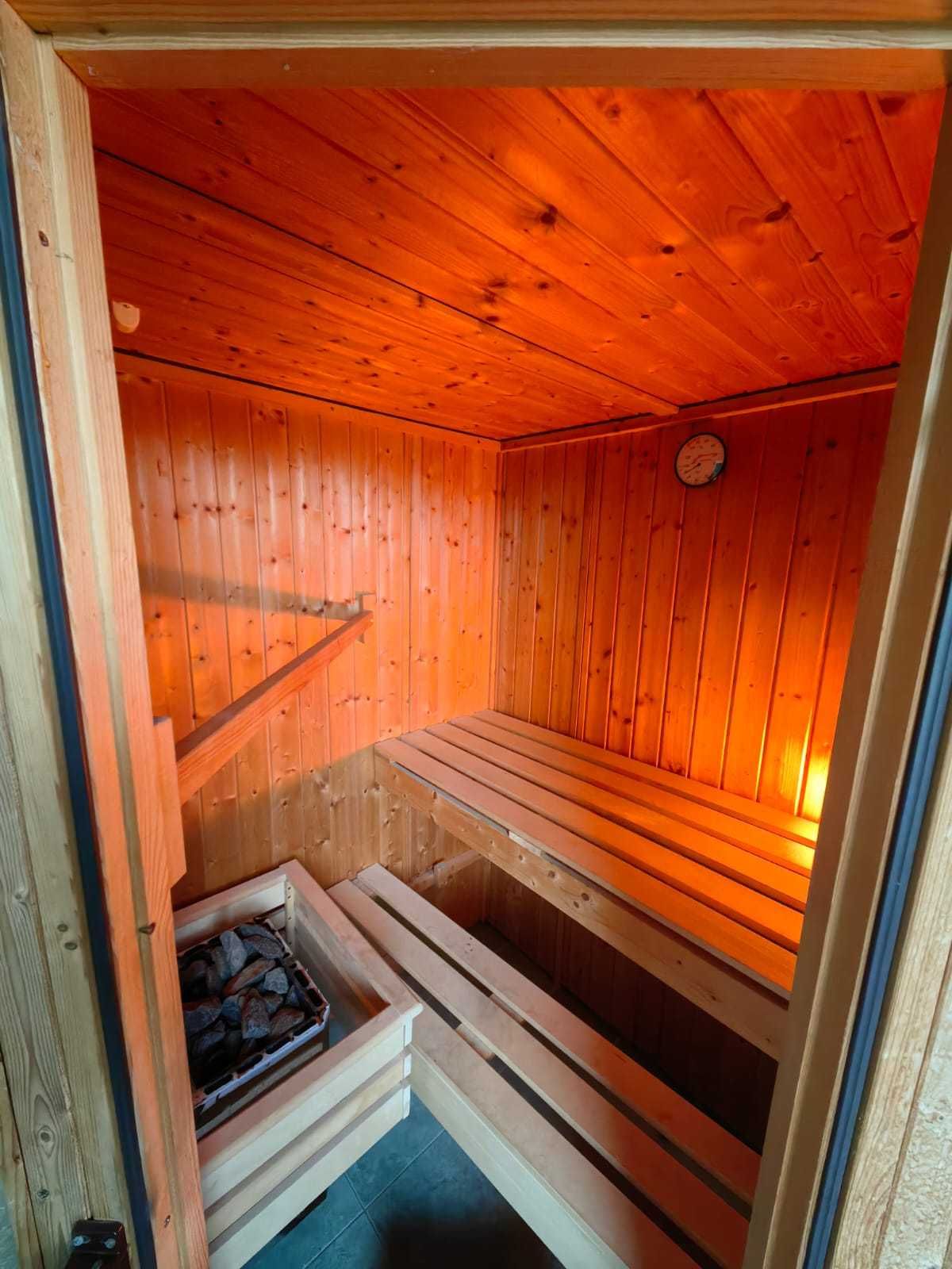 Sauna fińska sucha narożna + piec na 220V sterownik ławki MAŁA ZGRABNA