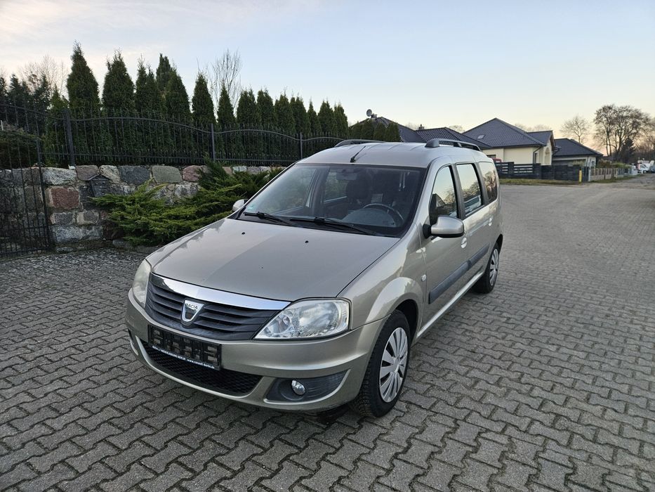 Logan 2012r  1.6 benzyna