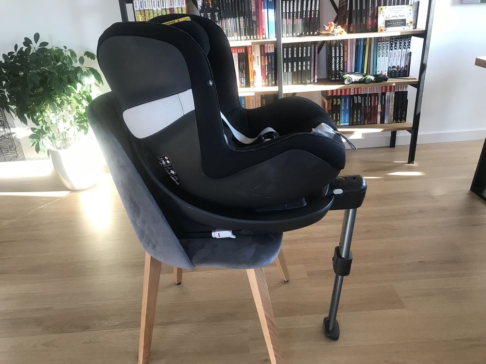 Fotelik Cybex Sirona M2 z baza Izofix