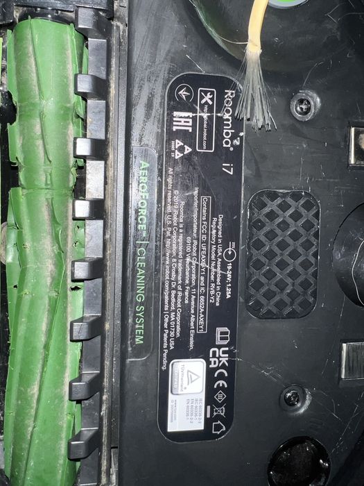 Aspirador Romba i7 usado mas completamente funcional