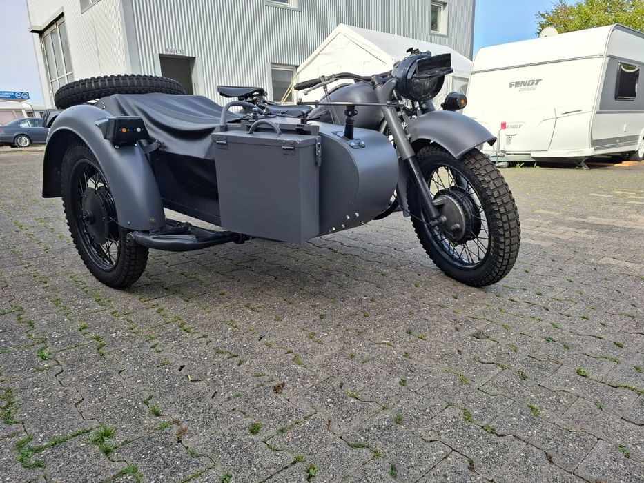 Sprzedam motocykle Dniepr 11