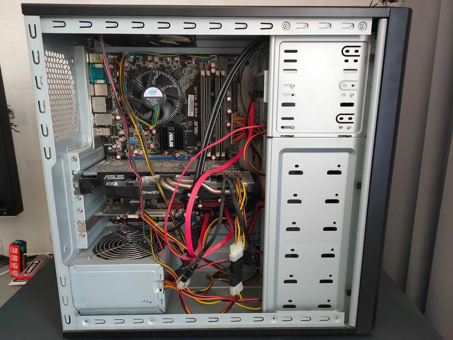 Komputer stacjonarny + monitor Dell 2407WFPb