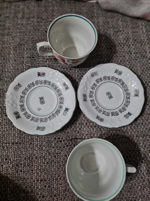 Filiżanki z porcelany . Sygnatura wawel i Włocławek