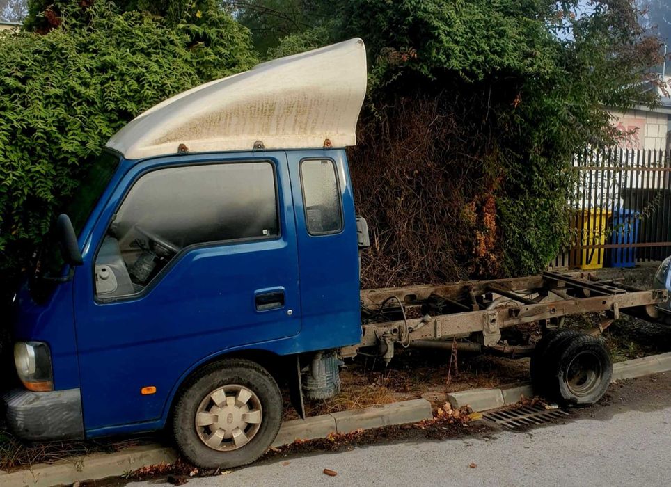 Sprzedam Kia K2700. Rok 2000. Silnik do remontu.