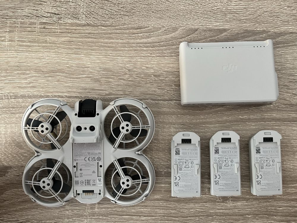 DJI NEO Fly More Combo (bez kontrolera)