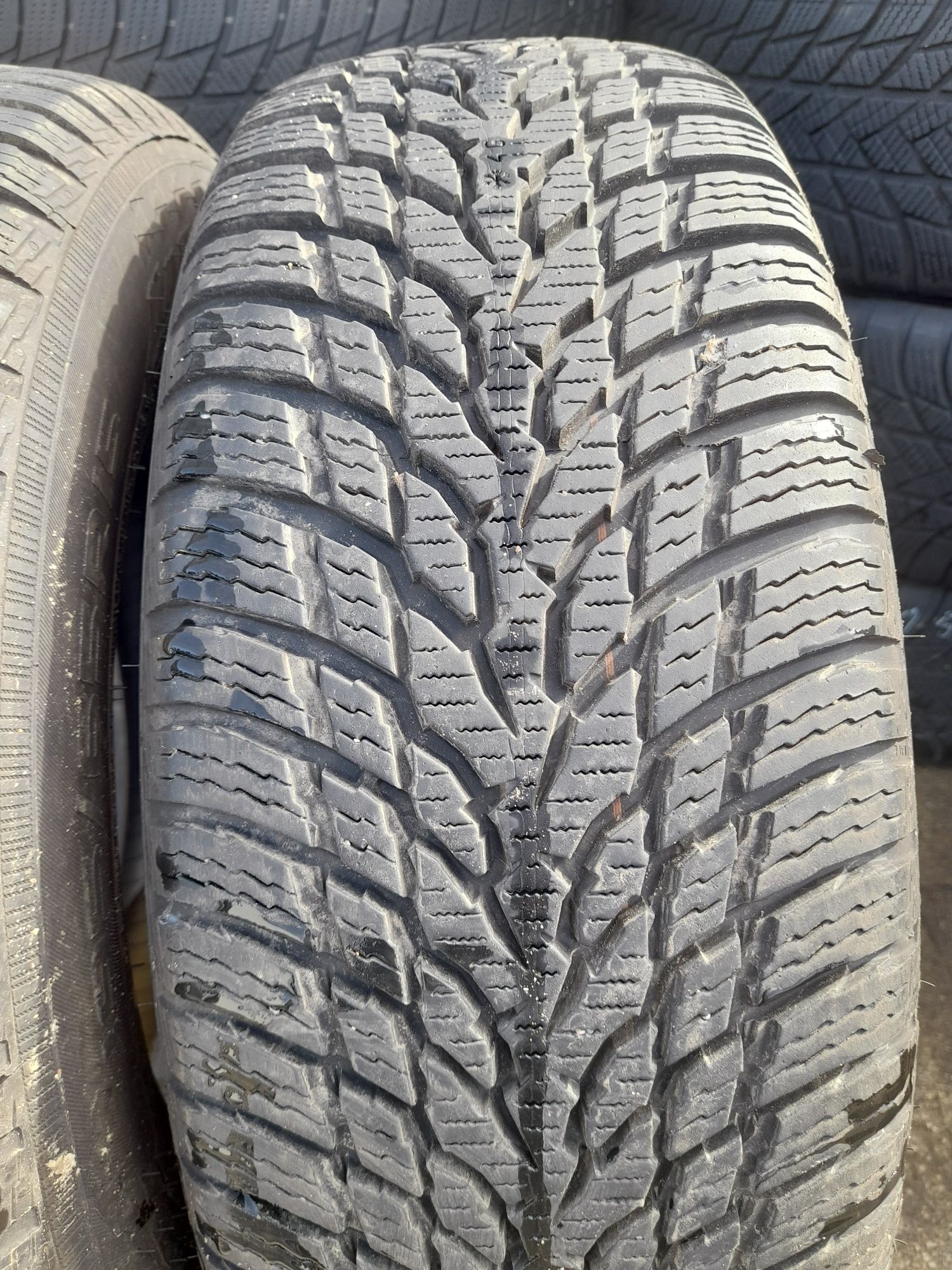 Opony zimowe Nokian wr snowprof 195 65 r15