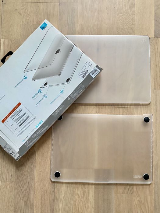Nieużywane etui Speck na laptopa Macbook pro 15 SmartShell