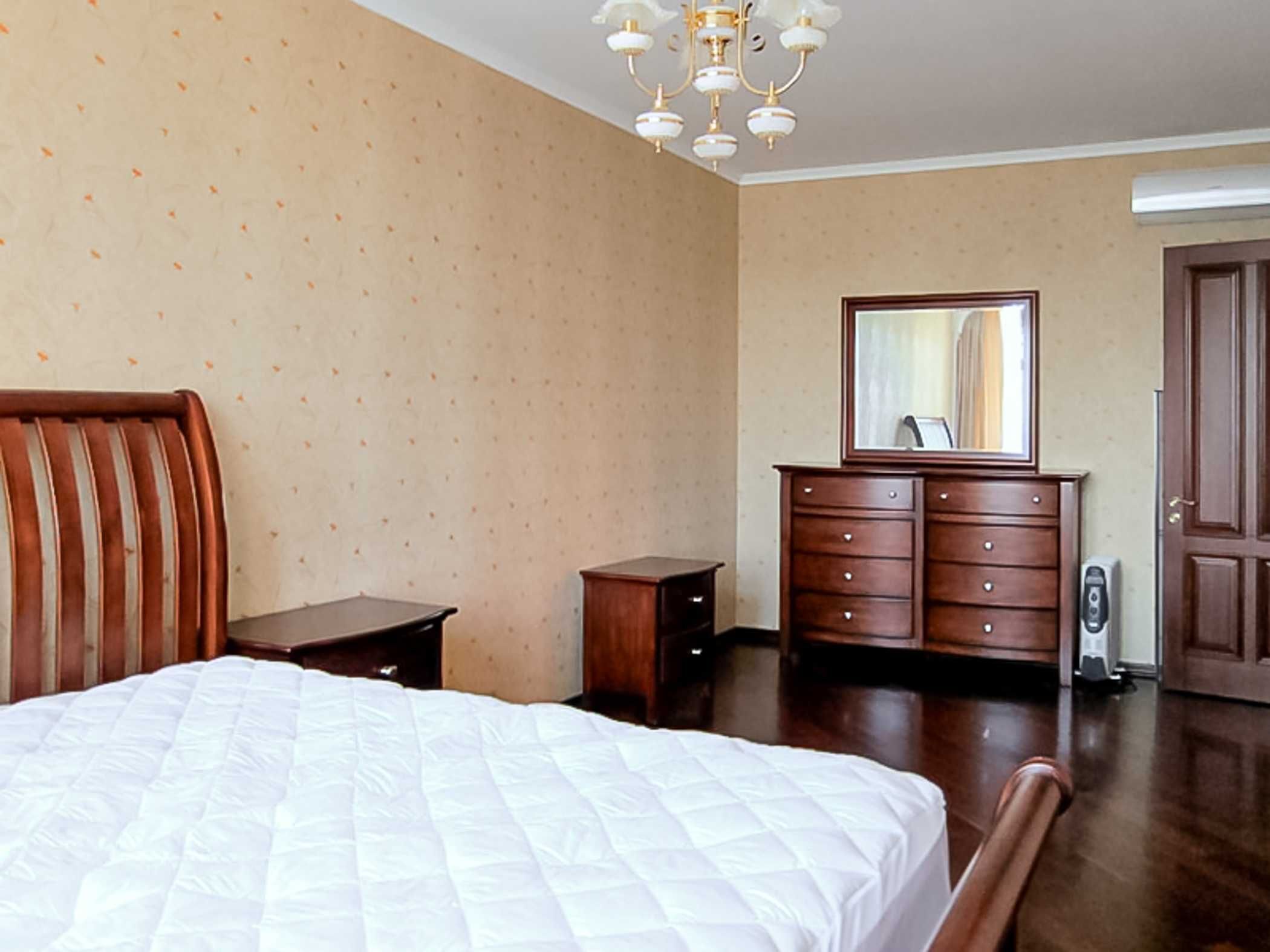 Оренда, квартири, Круглоуніверситетська, 3-5, 4 кімнати., 188 м, rent