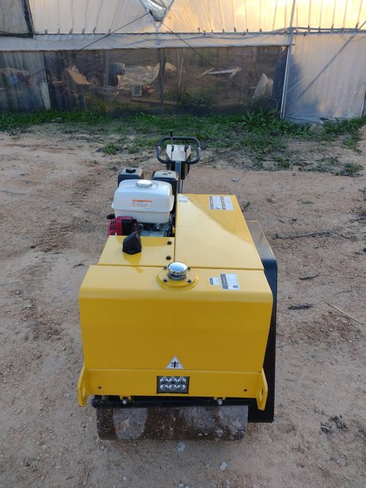 Mini rolo compatador 600 kg